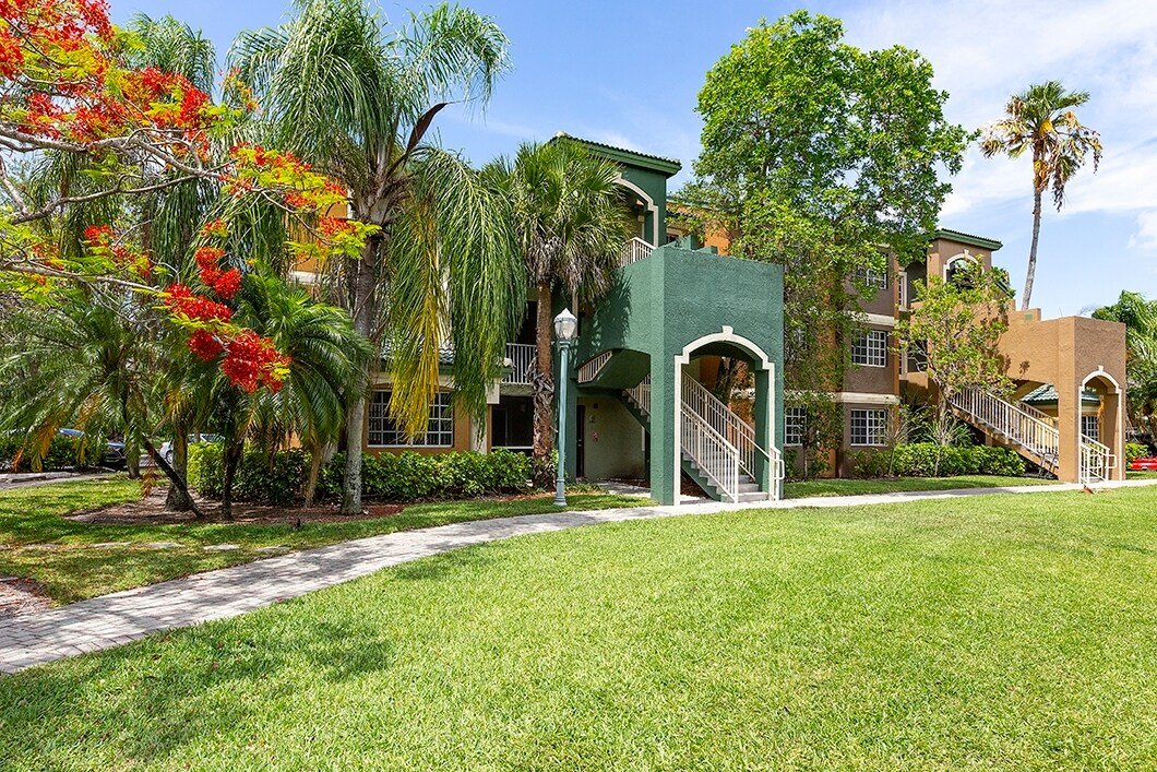 FABULOUS 1 BED/ 1 BATH APARTMENT IN WESTON, FL.