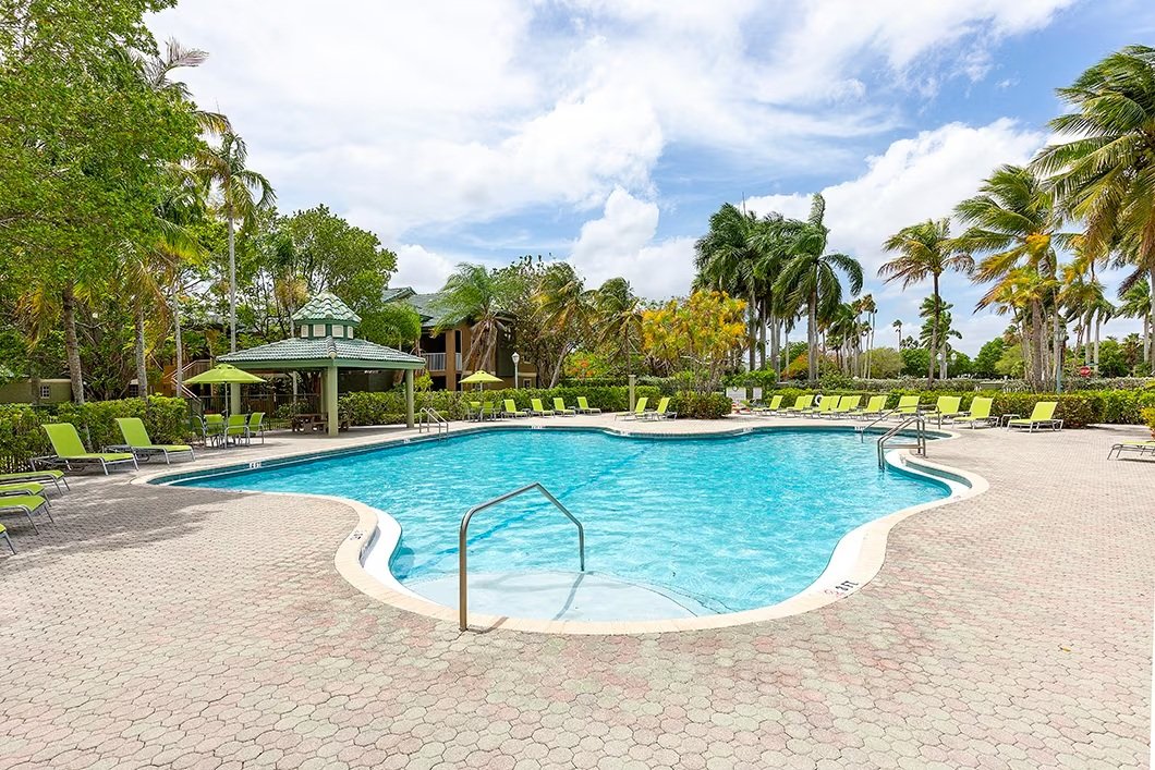 FABULOUS 1 BED/ 1 BATH APARTMENT IN WESTON, FL.